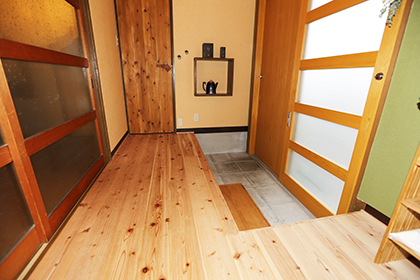 シンボルツリーのあるオシャレなパン屋