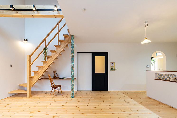 吹き抜けのあるリビング