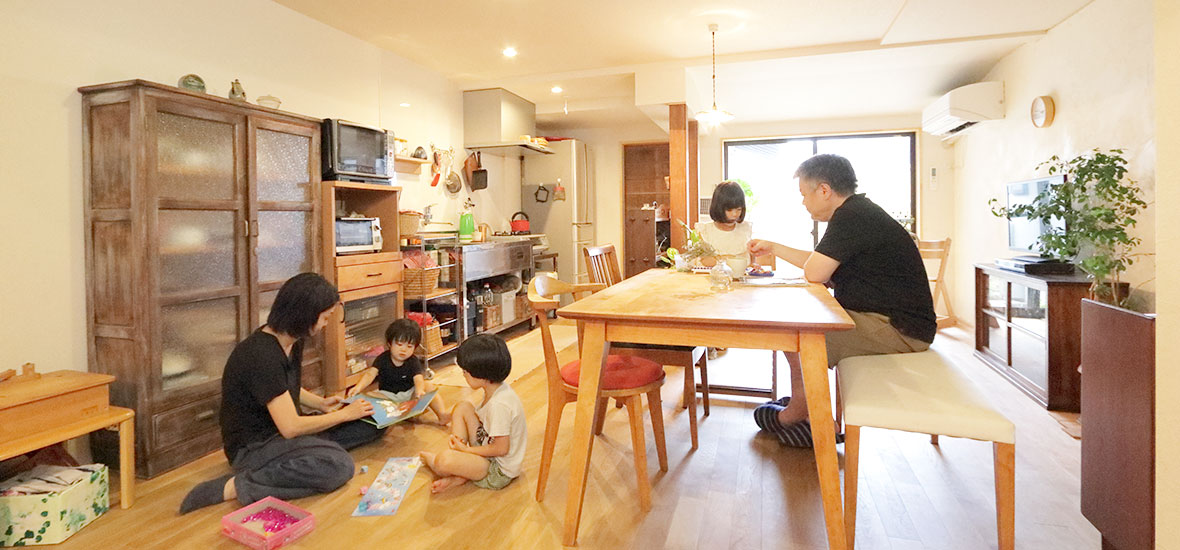無垢材と古建具にこだわったアンティークの似合うお家