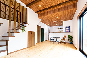 ウッドデッキのある開放的なお家