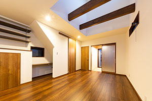 明るくて大きな吹き抜けのあるお家