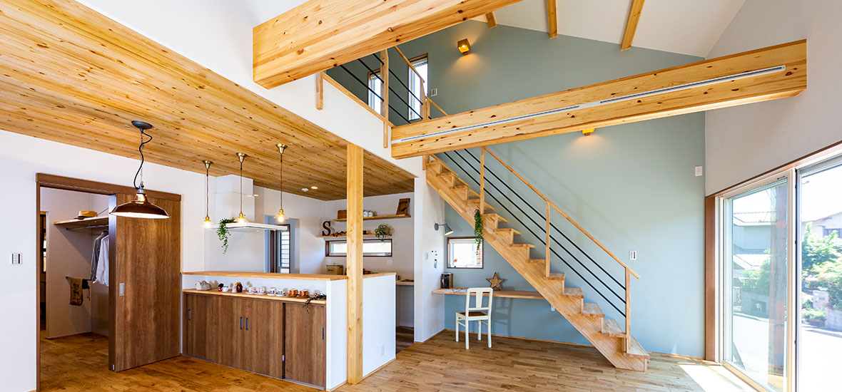 大きなインナーガレージのあるお家